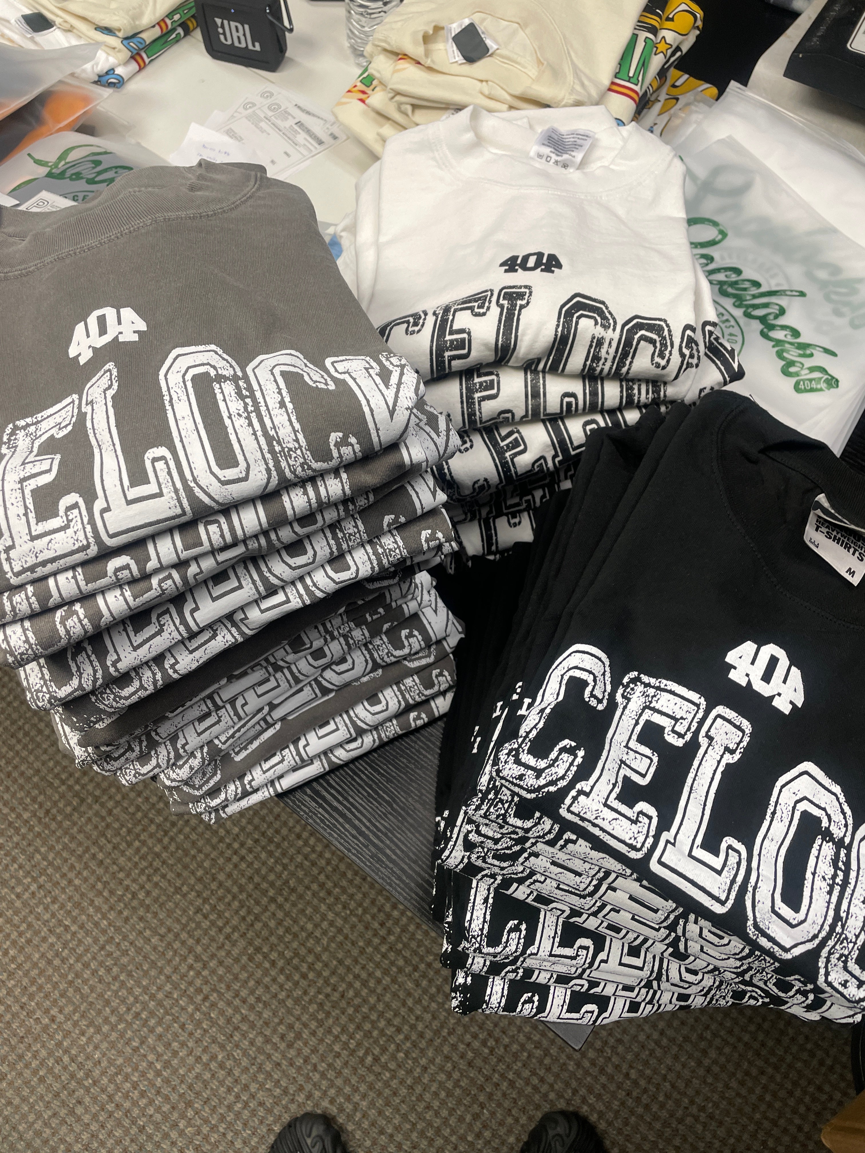 Lacelocks ‘Crest Tee’ (wht/navy)