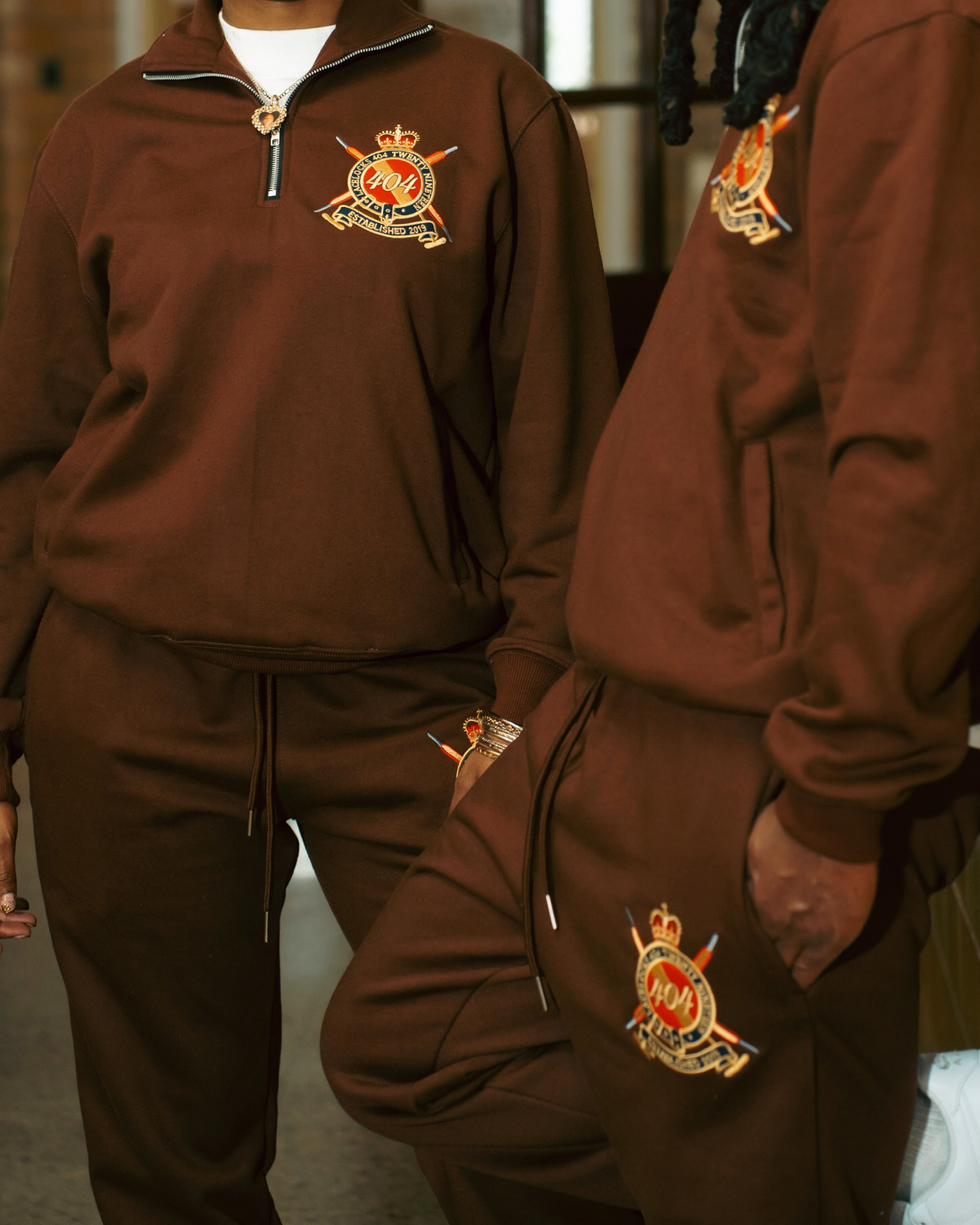‘Legacy Crest’ Sweatpants (Brown)