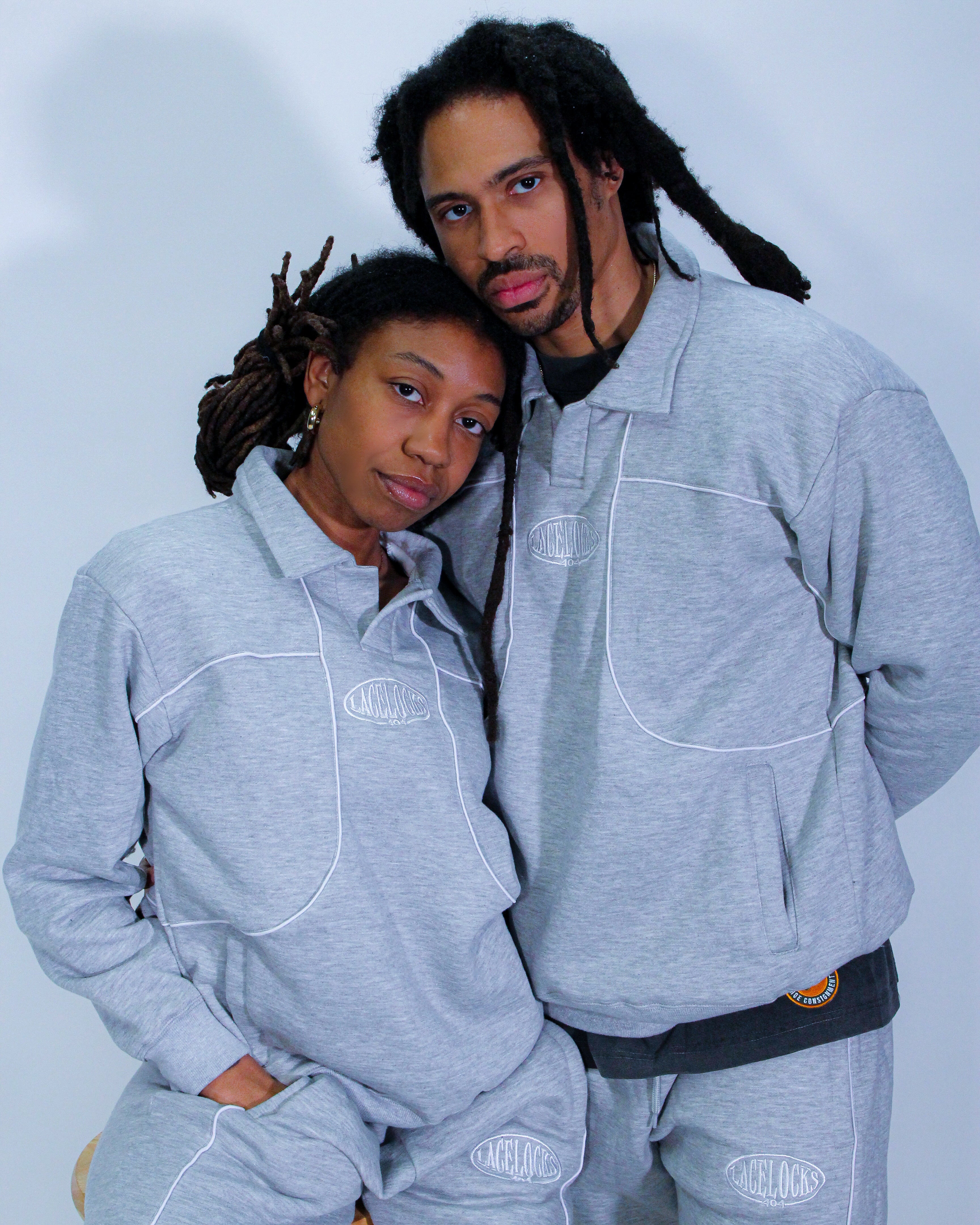 Lacelocks Oval Crewneck (Grey)