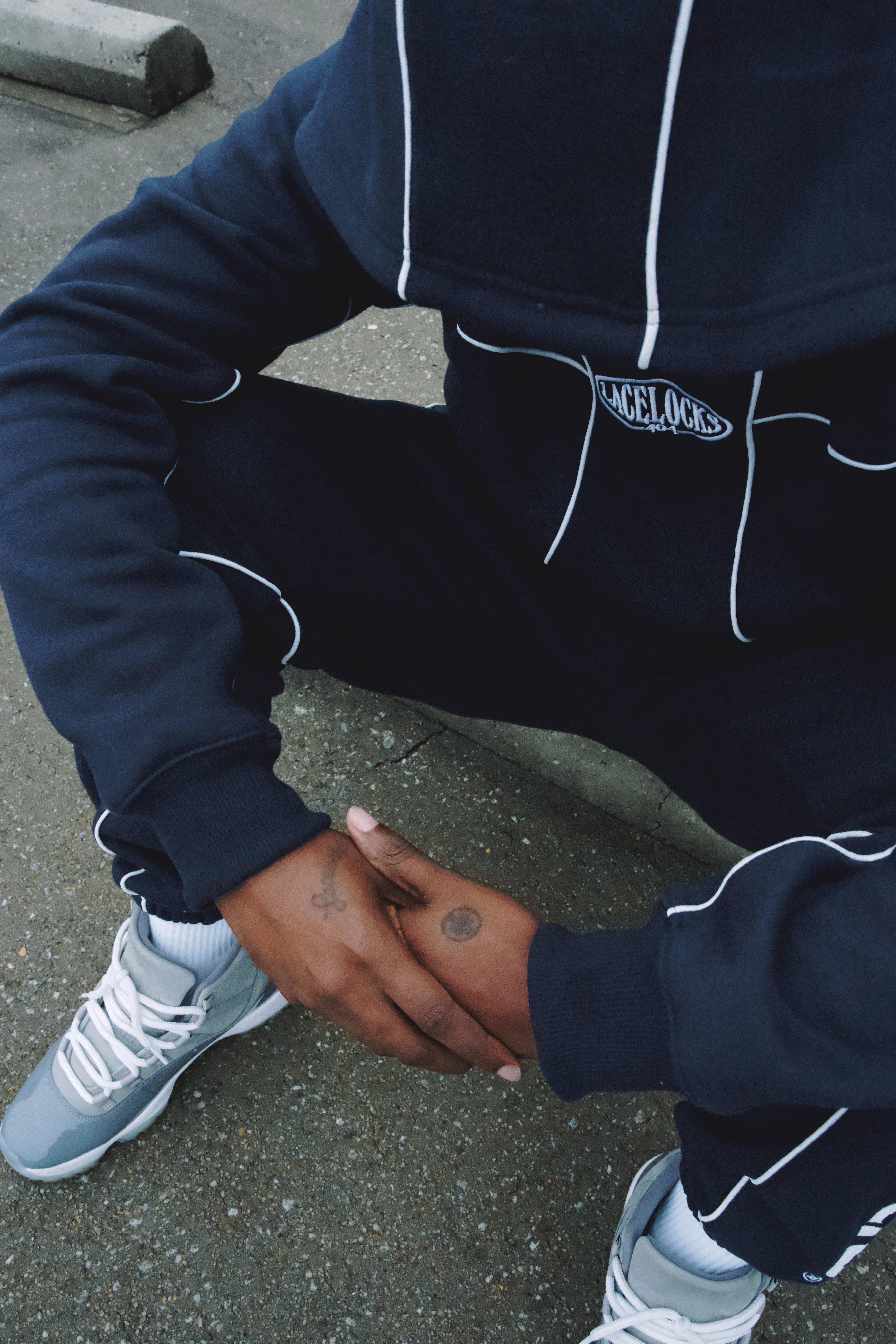Lacelocks Oval Hoodie (Navy)