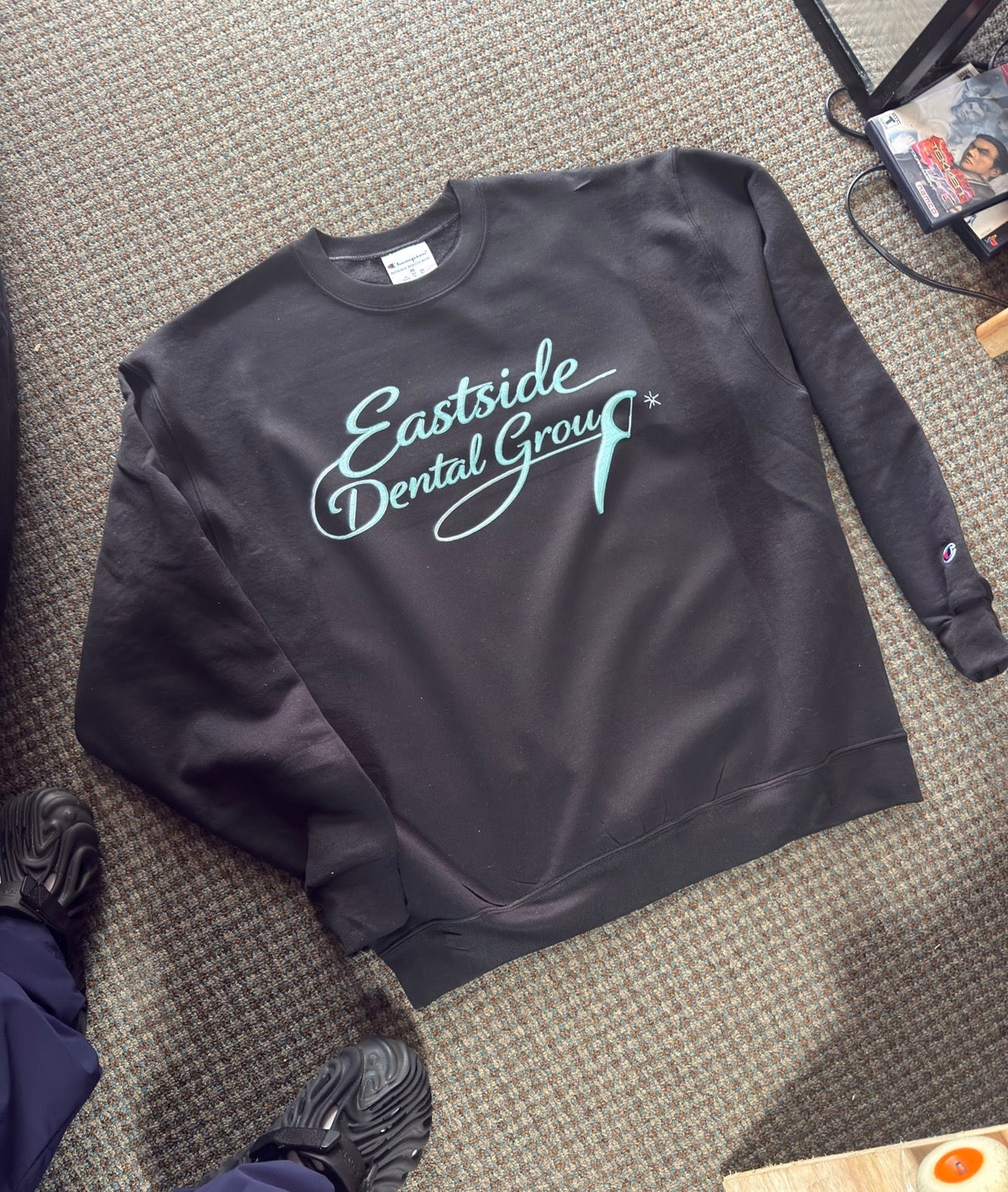 LL x EDG ‘Floss’ Crewneck (Black)